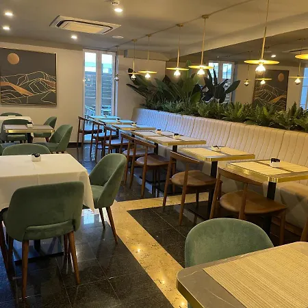 호텔 Sete Colinas 2*